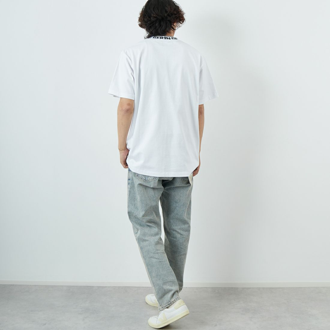 PARIS SAINT-GERMAN [パリ・サンジェルマン] ネックロゴデザイン ショートスリーブTシャツ [PS0125SS0003] WHITE &&モデル身長：179cm 着用サイズ：XL&&