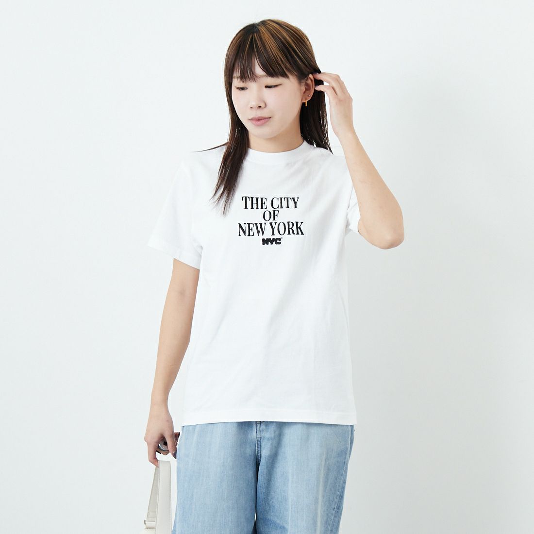 NYC × GOOD ROCK SPEED [エヌワイシー × グッドロックスピード] NYC Tシャツ [25NYC015W] WHITE &&モデル身長：167cm 着用サイズ：F&&