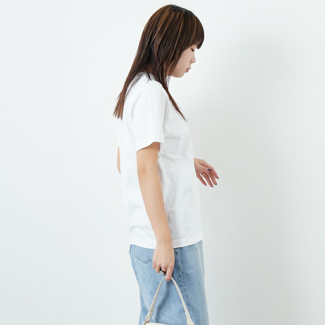 NYC × GOOD ROCK SPEED [エヌワイシー × グッドロックスピード] NYC Tシャツ [25NYC015W] WHITE &&モデル身長：167cm 着用サイズ：F&&