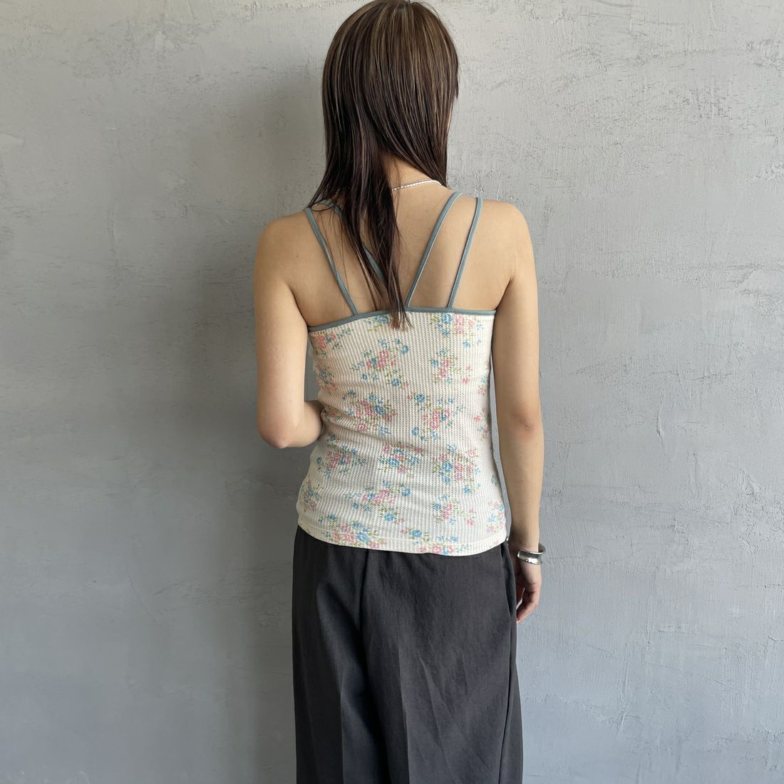 JE MORGAN [ジェイイーモーガン] 別注 TCワッフルカップ付きキャミソール [JF786-29S-JF] NAT/FANCY &&モデル身長：167cm 着用サイズ：F&&