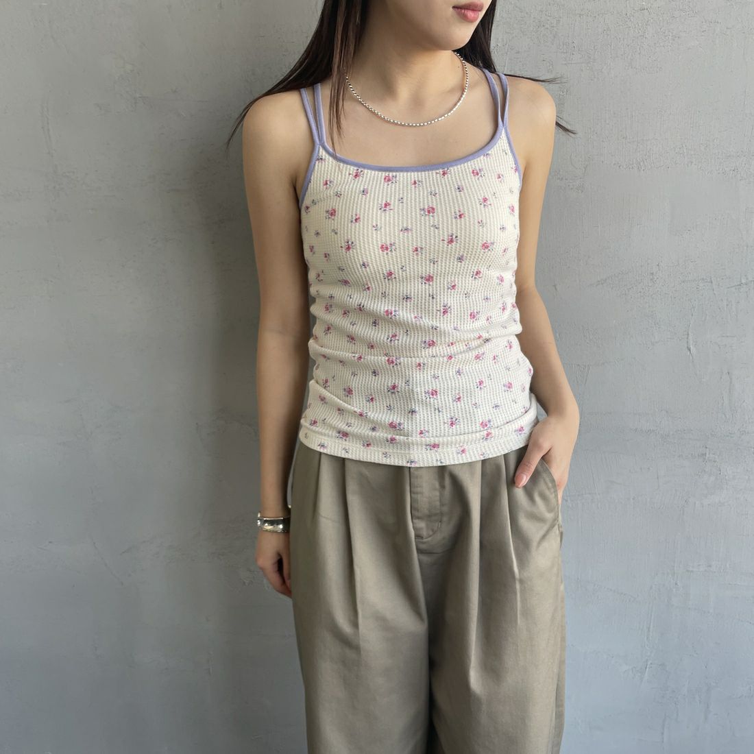 JE MORGAN [ジェイイーモーガン] 別注 TCワッフルカップ付きキャミソール [JF786-29S-JF] NAT/PINK P &&モデル身長：167cm 着用サイズ：F&&