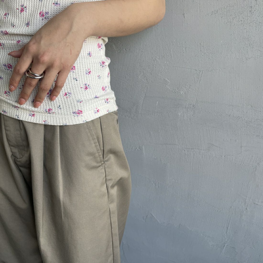 JE MORGAN [ジェイイーモーガン] 別注 TCワッフルカップ付きキャミソール [JF786-29S-JF] NAT/PINK P &&モデル身長：167cm 着用サイズ：F&&