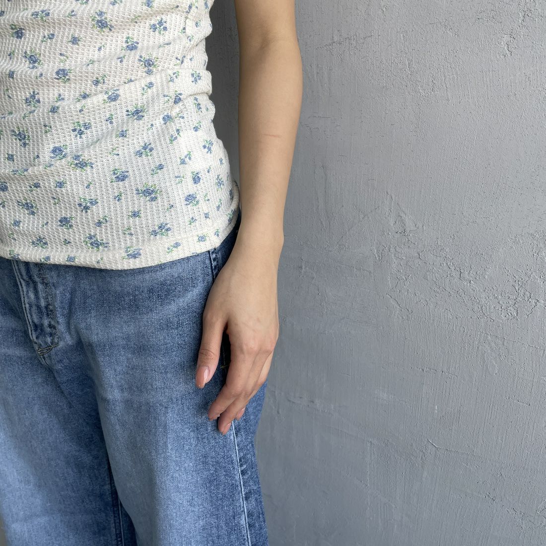 JE MORGAN [ジェイイーモーガン] 別注 TCワッフルカップ付きキャミソール [JF786-29S-JF] NAT/BLUE &&モデル身長：167cm 着用サイズ：F&&