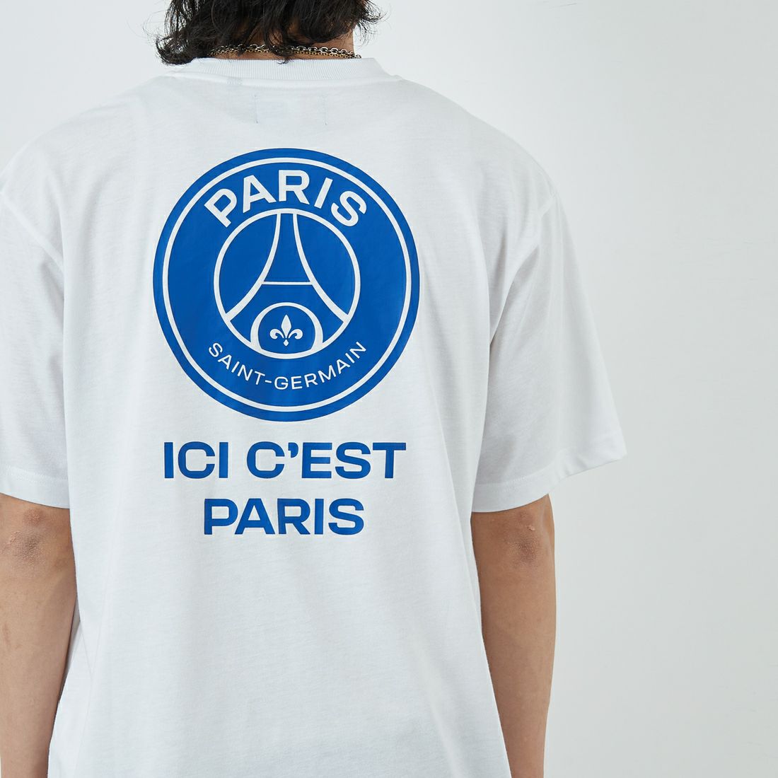 PARIS SAINT-GERMAN [パリ・サンジェルマン] PSGロゴ バックプリントTシャツ [PS0125SS0004] WHITE &&モデル身長：179cm 着用サイズ：XL&&