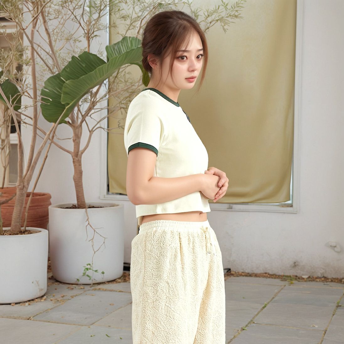 emmi [エミ] ロゴミニTシャツ [13WCT251060] MIX &&モデル身長：167cm 着用サイズ：F&&