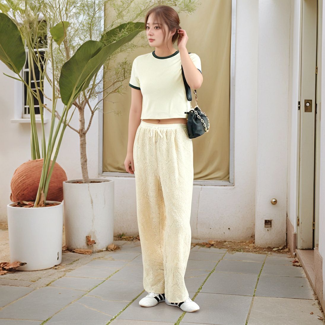 emmi [エミ] ロゴミニTシャツ [13WCT251060] MIX &&モデル身長：167cm 着用サイズ：F&&
