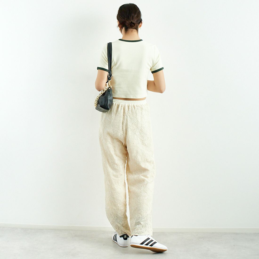 emmi [エミ] ロゴミニTシャツ [13WCT251060] MIX &&モデル身長：167cm 着用サイズ：F&&