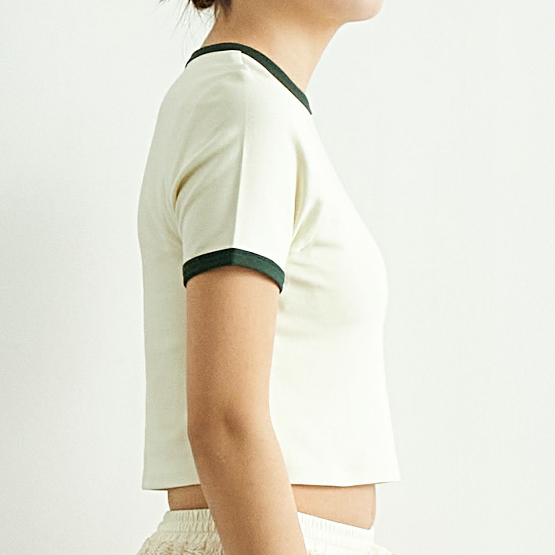 emmi [エミ] ロゴミニTシャツ [13WCT251060] MIX &&モデル身長：167cm 着用サイズ：F&&