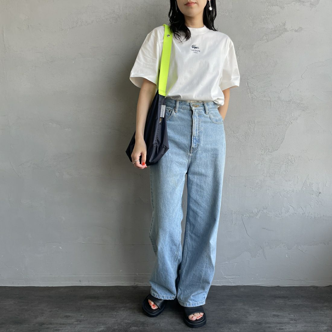 LACOSTE [ラコステ] スモールパリロゴクルーネックTシャツ [TH2739] 70V FARINE &&モデル身長：160cm 着用サイズ：F&&