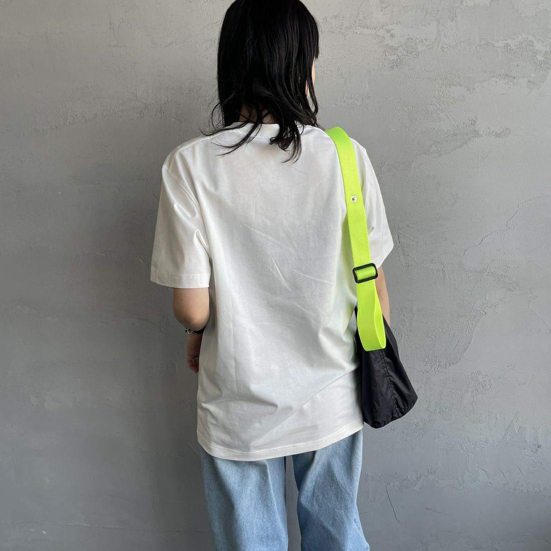 LACOSTE [ラコステ] スモールパリロゴクルーネックTシャツ [TH2739] 70V FARINE &&モデル身長：160cm 着用サイズ：F&&