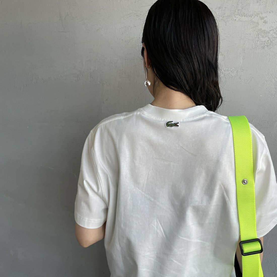 LACOSTE [ラコステ] スモールパリロゴクルーネックTシャツ [TH2739] 70V FARINE &&モデル身長：160cm 着用サイズ：F&&