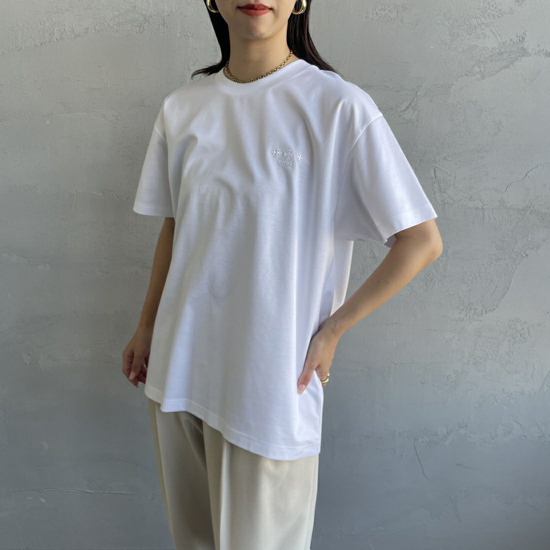 TATRAS [タトラス] 別注 GLUTO ショートスリーブTシャツ [MTIN24S8193-M-JF] WHITE &&モデル身長：163cm 着用サイズ：1&&