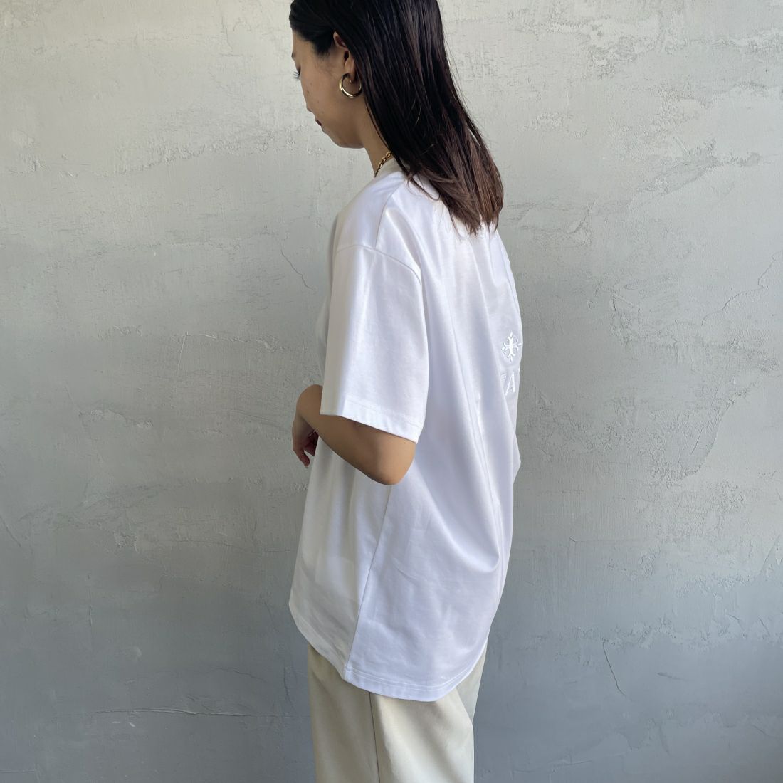 TATRAS [タトラス] 別注 GLUTO ショートスリーブTシャツ [MTIN24S8193-M-JF] WHITE &&モデル身長：163cm 着用サイズ：1&&