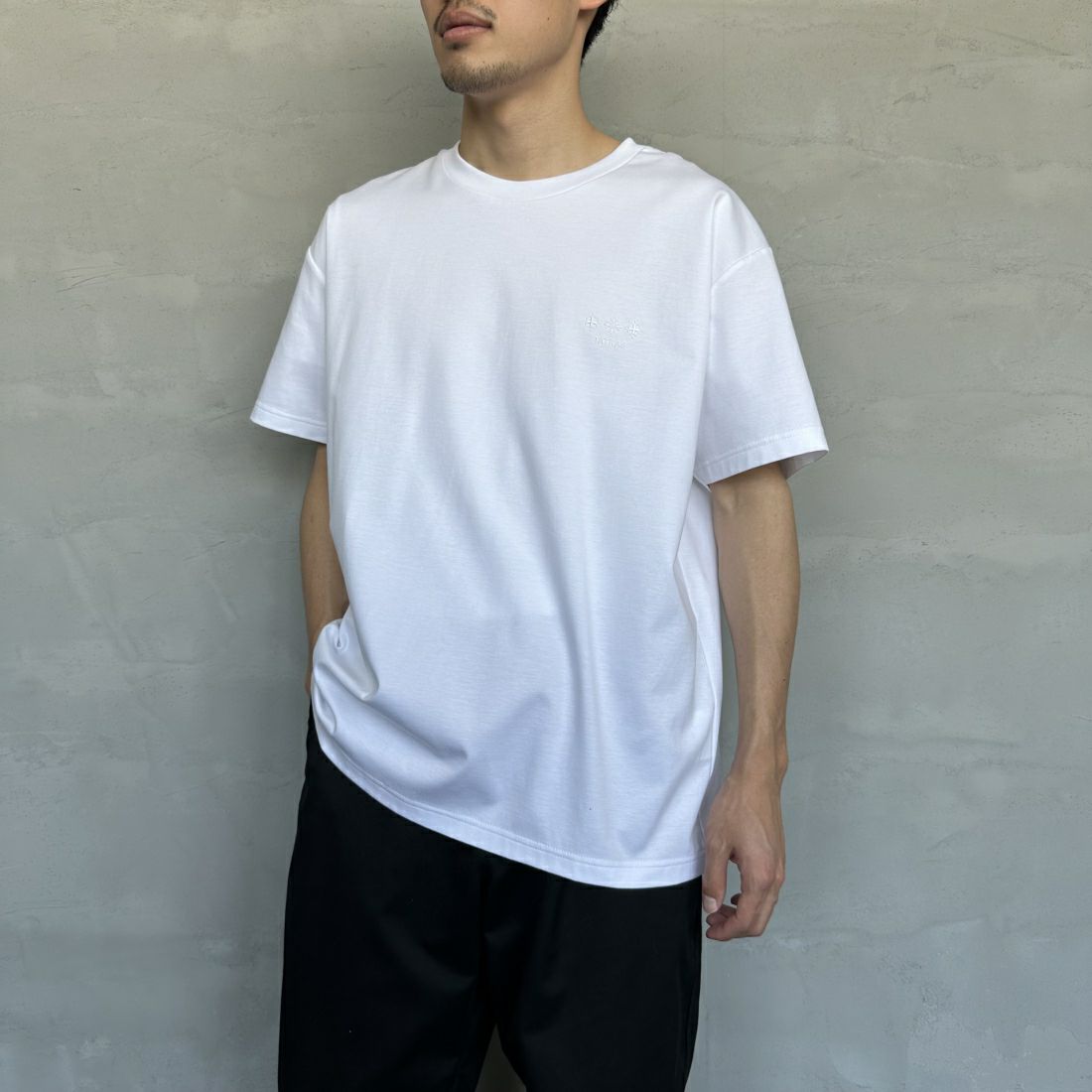 TATRAS [タトラス] 別注 GLUTO ショートスリーブTシャツ [MTIN24S8193-M-JF] WHITE &&モデル身長：168cm 着用サイズ：3&&