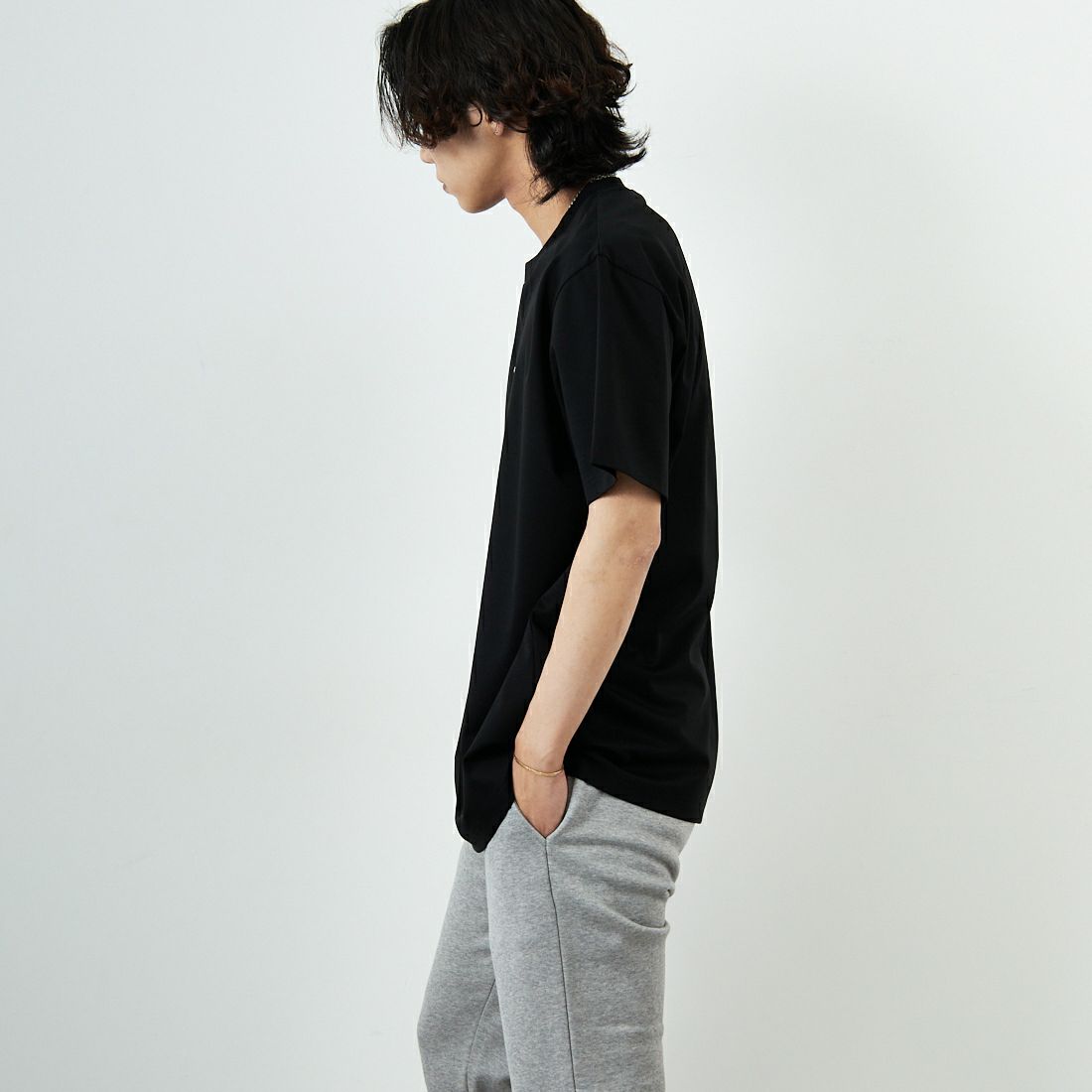 TATRAS [タトラス] SELO ハーフスリーブTシャツ [MTAT25S8195-M] BLACK &&モデル身長：179cm 着用サイズ：4&&