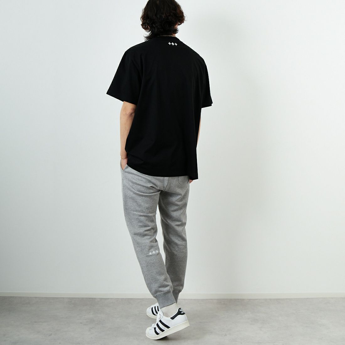 TATRAS [タトラス] SELO ハーフスリーブTシャツ [MTAT25S8195-M] BLACK &&モデル身長：179cm 着用サイズ：4&&