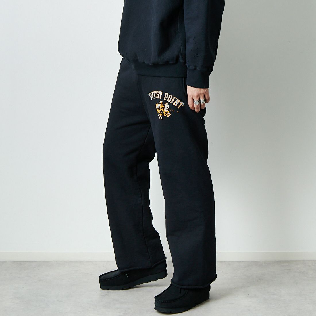 BOW WOW [バウワウ] ウェストポイントスウェットパンツ [BW251-WPSP] BLACK &&モデル身長：179cm 着用サイズ：M&&