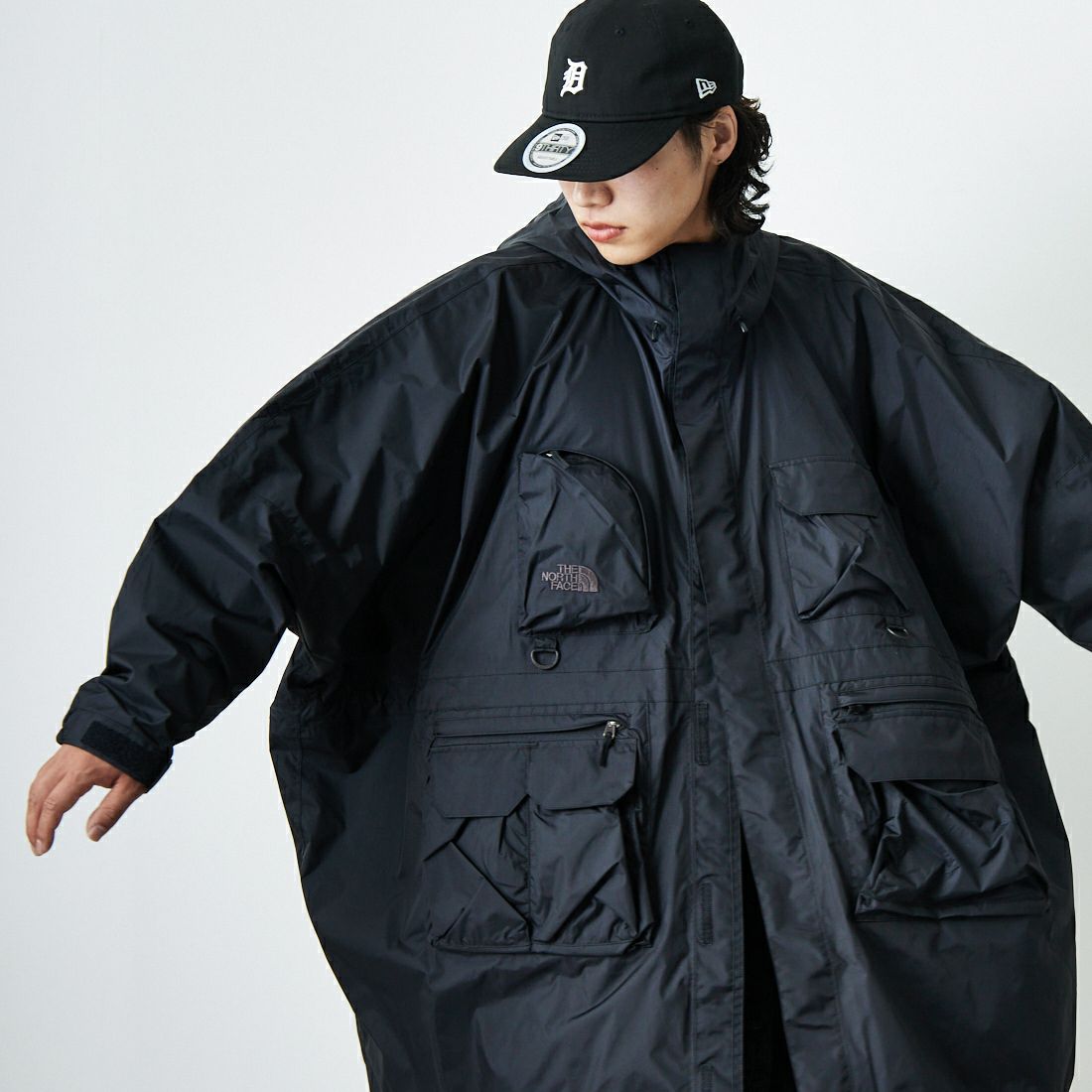 THE NORTH FACE [ザ ノースフェイス] ウーロスフィールドユーティリティポンチョ [NP12532] K &&モデル身長：179cm 着用サイズ：M&&