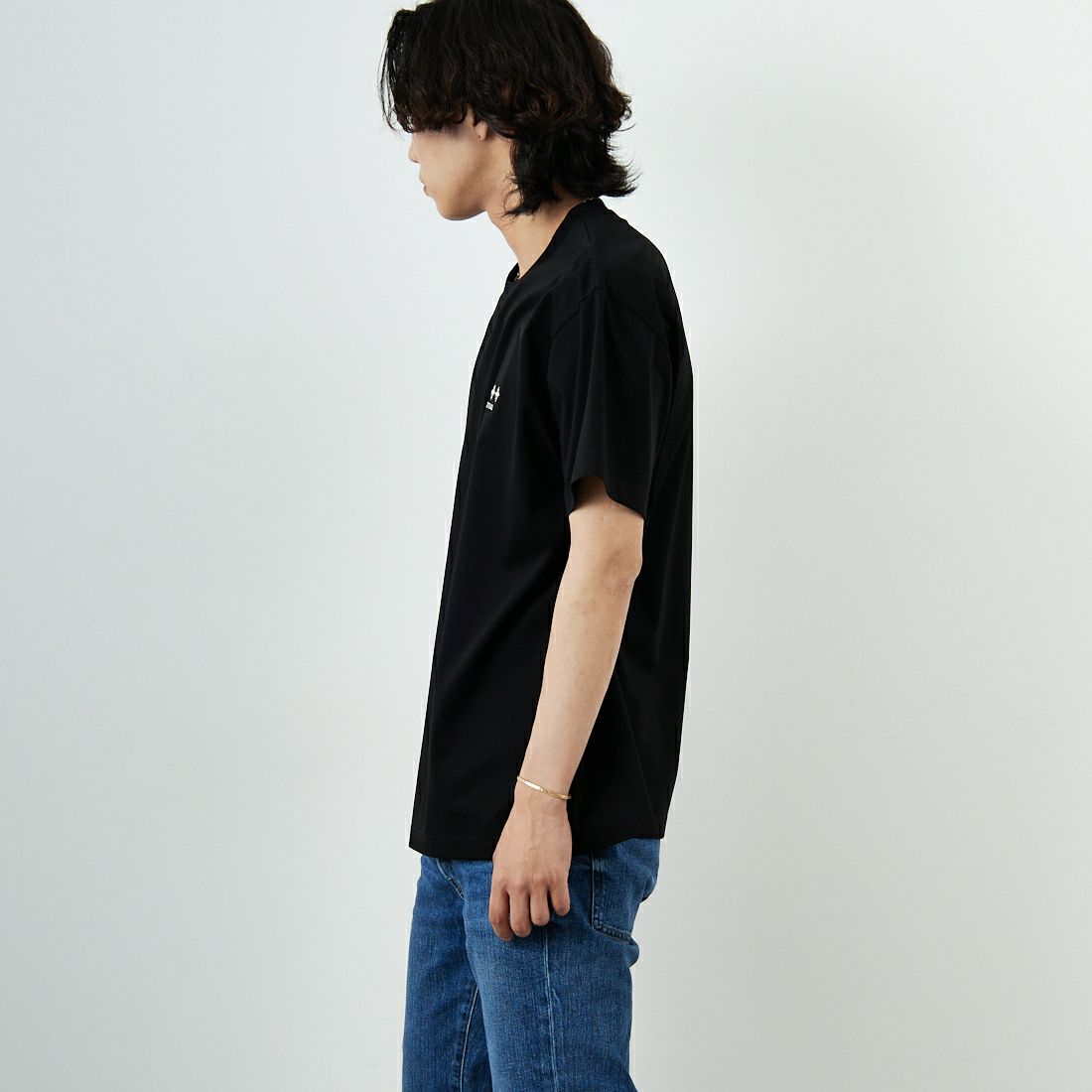 TATRAS [タトラス] NUNKI ショートスリーブTシャツ [MTAT25S8193-M] BLACK &&モデル身長：179cm 着用サイズ：3&&
