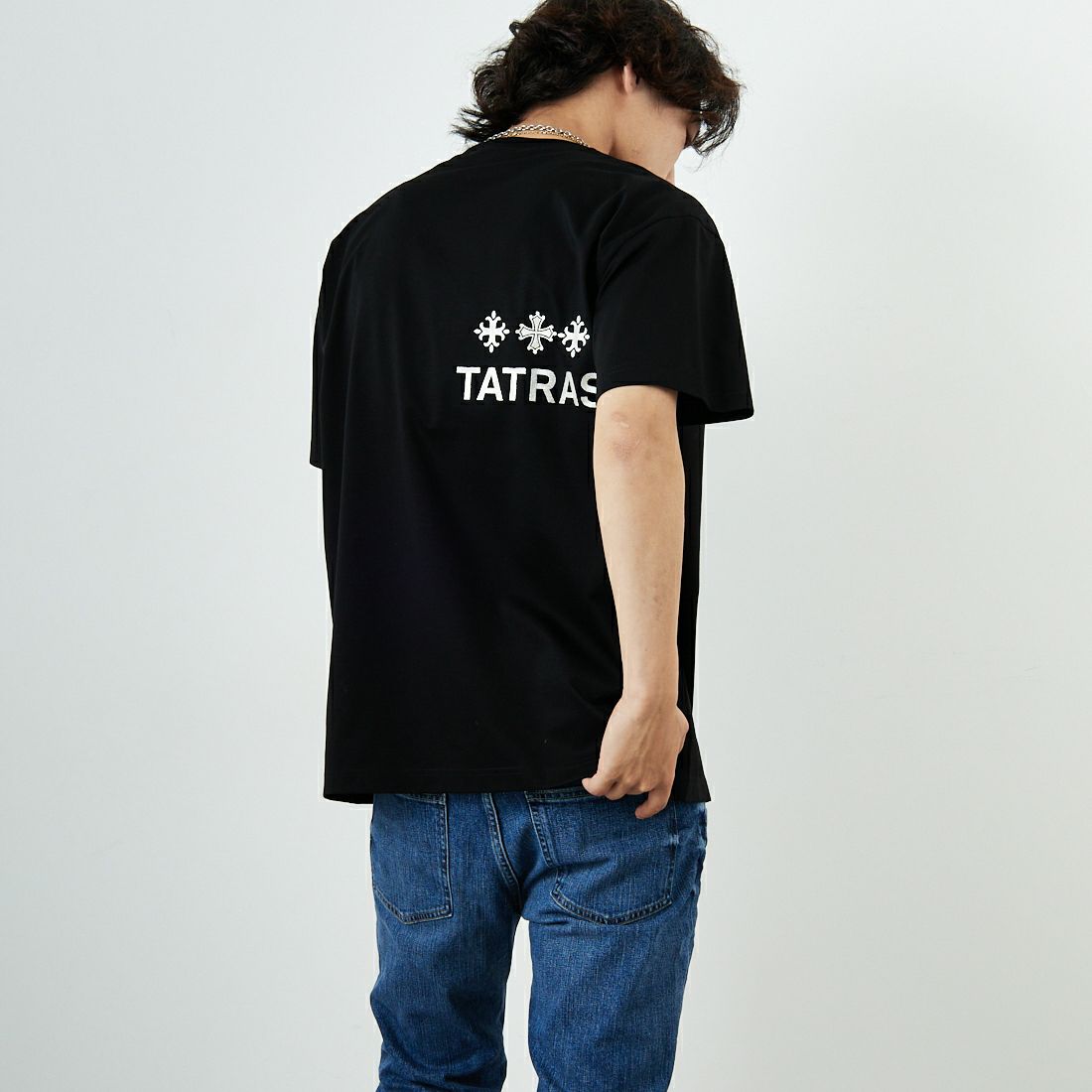 TATRAS [タトラス] NUNKI ショートスリーブTシャツ [MTAT25S8193-M] BLACK &&モデル身長：179cm 着用サイズ：3&&
