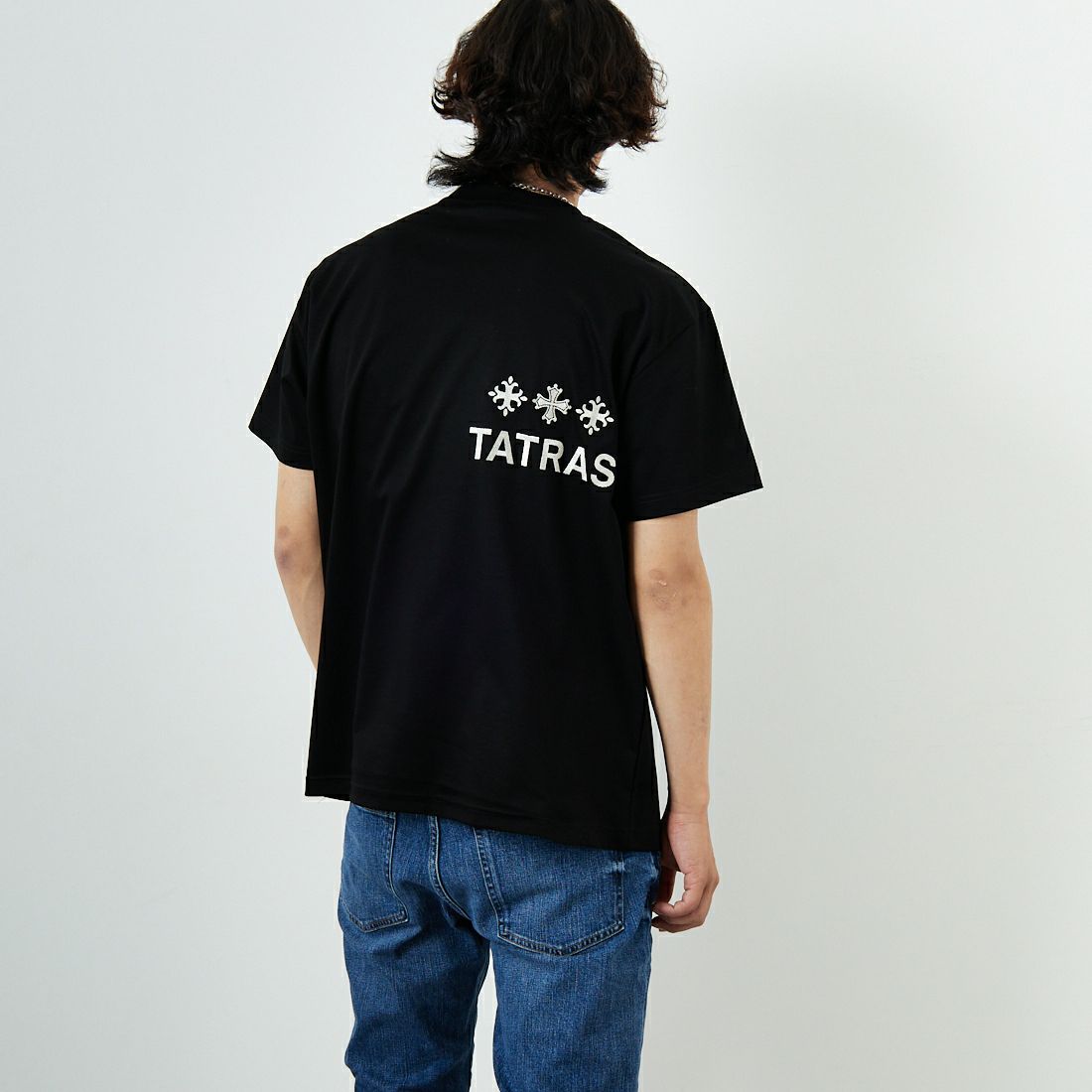 TATRAS [タトラス] NUNKI ショートスリーブTシャツ [MTAT25S8193-M] BLACK &&モデル身長：179cm 着用サイズ：2&&