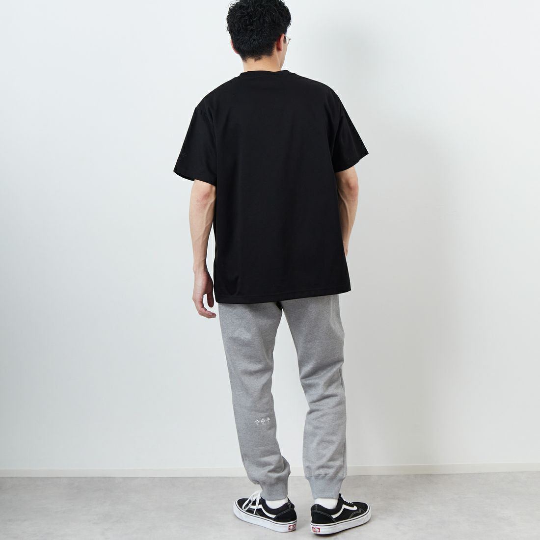 TATRAS [タトラス] WANDO ショートスリーブTシャツ [MTKE25S8038-M] BLACK &&モデル身長：168cm 着用サイズ：2&&