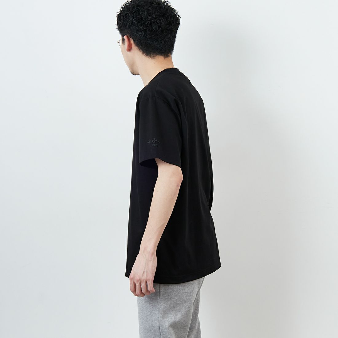 TATRAS [タトラス] WANDO ショートスリーブTシャツ [MTKE25S8038-M] BLACK &&モデル身長：168cm 着用サイズ：2&&