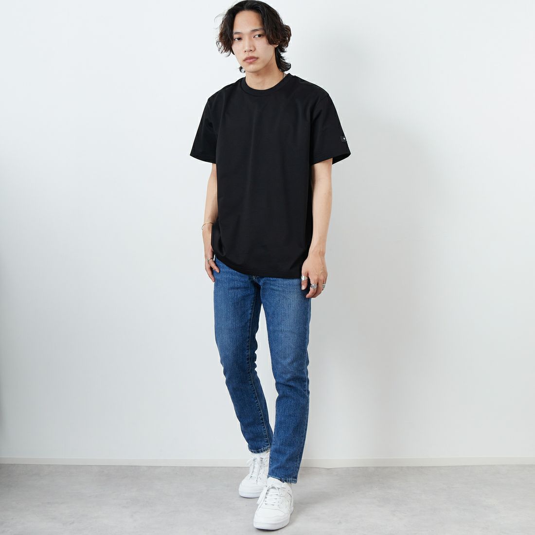 TATRAS [タトラス] CIALO ショートスリーブTシャツ [MTAT25S8265-M] BLACK &&モデル身長：179cm 着用サイズ：3&&