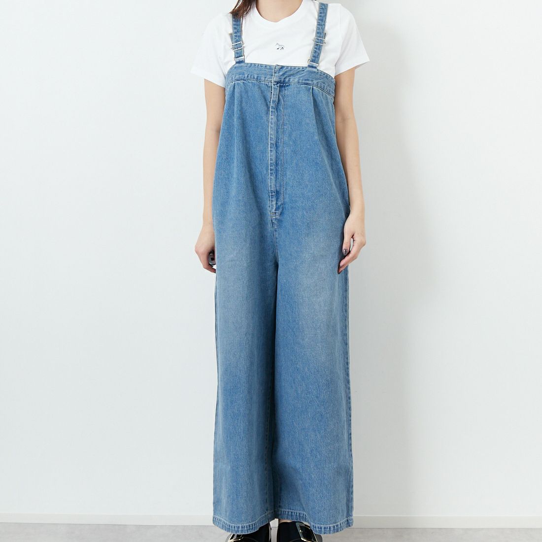 Johnbull [ジョンブル] デニムタックベアサロペット [JL251P21] 016 ﾌﾞﾘｰﾁ &&モデル身長：167cm 着用サイズ：S&&