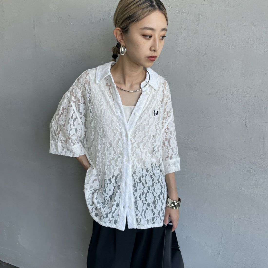 FRED PERRY [フレッドペリー] レースシャツ [G9170] 129 SNOW W &&モデル身長：150cm 着用サイズ：10&&