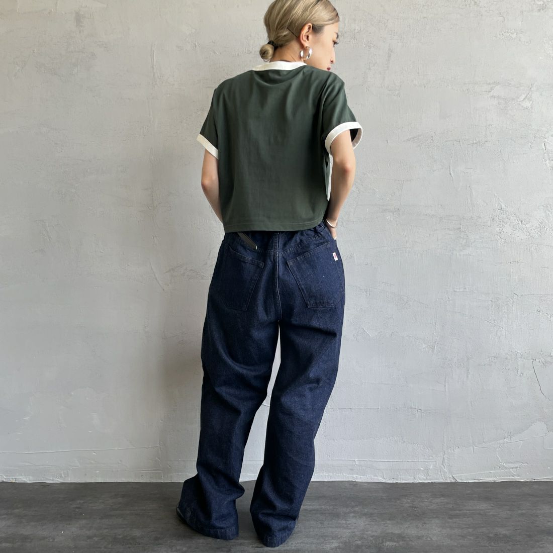 FRED PERRY [フレッドペリー] クロップド リンガーTシャツ [G9163] X89 COURT &&モデル身長：150cm 着用サイズ：10&&