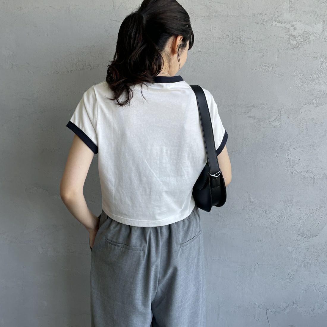 FRED PERRY [フレッドペリー] クロップド リンガーTシャツ [G9163] 129 SNOW W &&モデル身長：160cm 着用サイズ：10&&