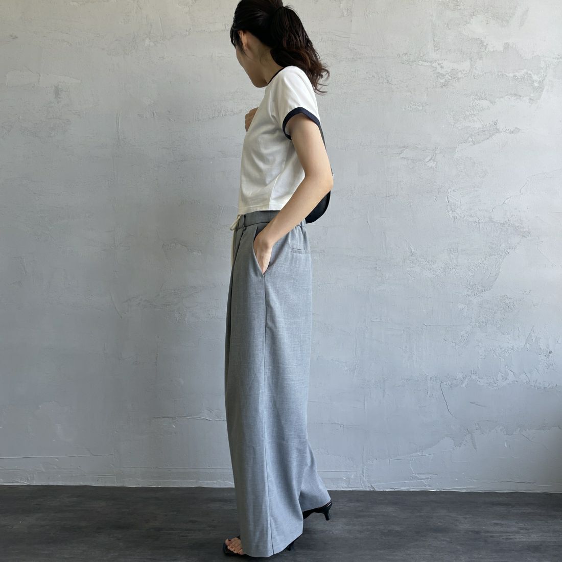 FRED PERRY [フレッドペリー] クロップド リンガーTシャツ [G9163] 129 SNOW W &&モデル身長：160cm 着用サイズ：10&&