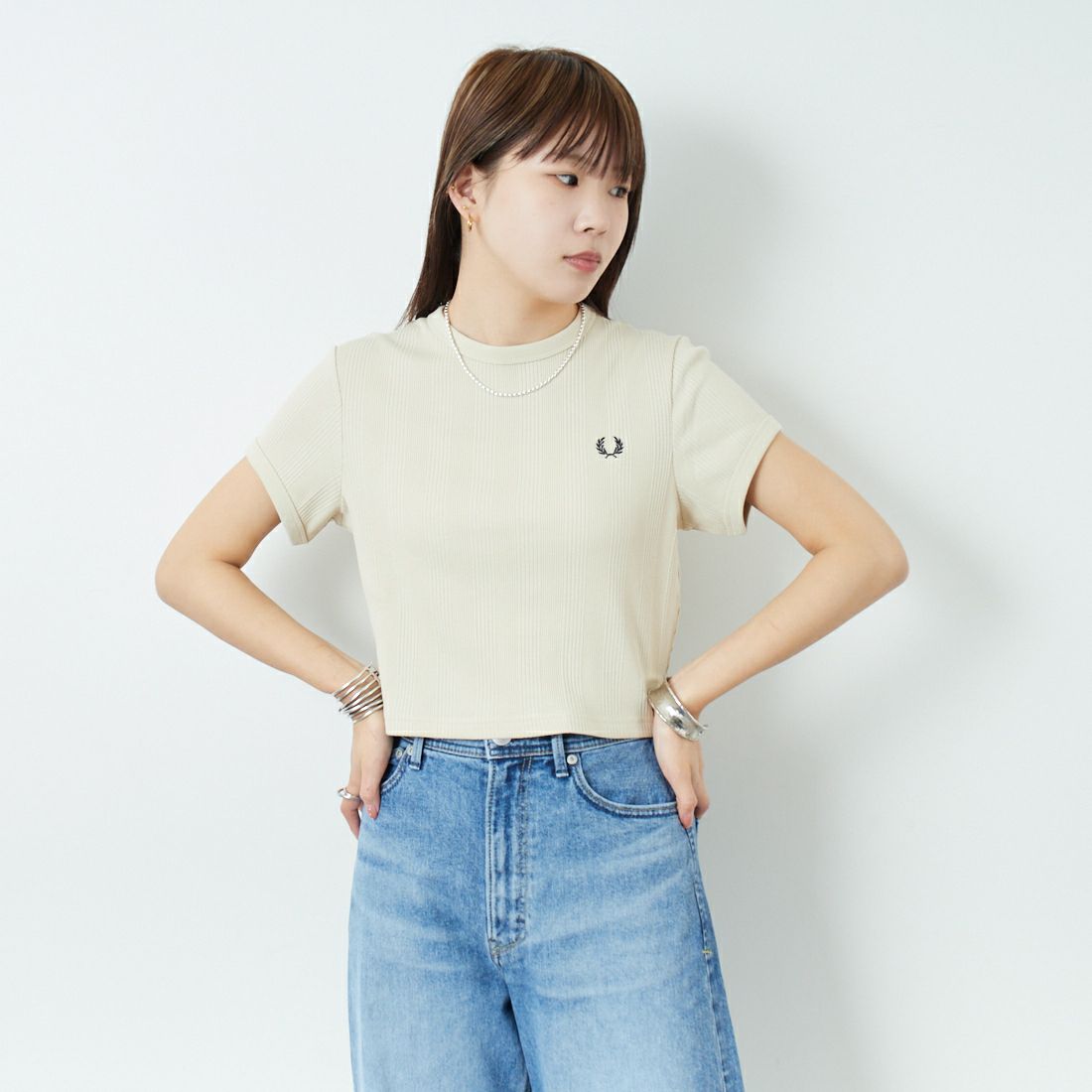 FRED PERRY [フレッドペリー] クロップド リブTシャツ [G9168] 691 OATMEA &&モデル身長：167cm 着用サイズ：10&&