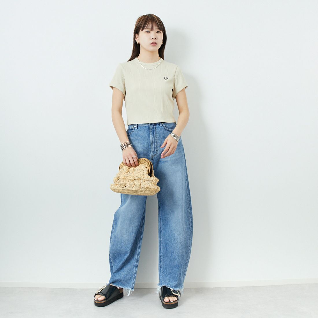 FRED PERRY [フレッドペリー] クロップド リブTシャツ [G9168] 691 OATMEA &&モデル身長：167cm 着用サイズ：10&&