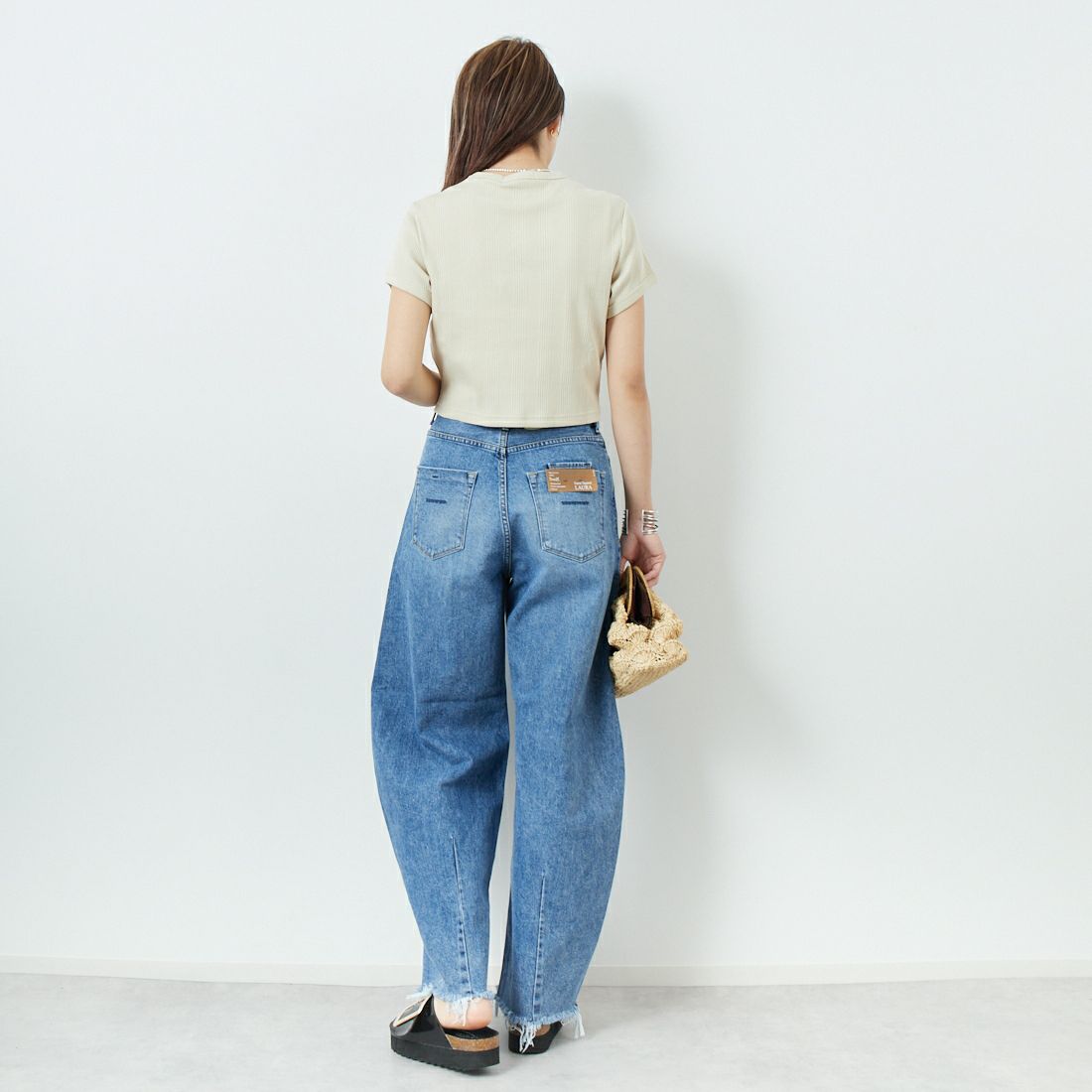 FRED PERRY [フレッドペリー] クロップド リブTシャツ [G9168] 691 OATMEA &&モデル身長：167cm 着用サイズ：10&&
