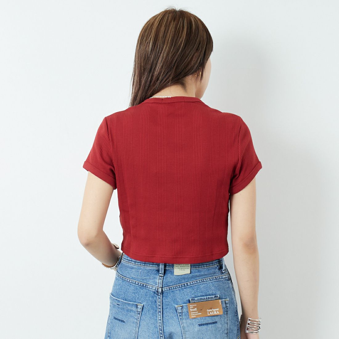 FRED PERRY [フレッドペリー] クロップド リブTシャツ [G9168] M02 BURNT &&モデル身長：167cm 着用サイズ：10&&