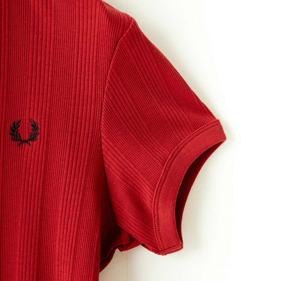 FRED PERRY [フレッドペリー] クロップド リブTシャツ [G9168] M02 BURNT