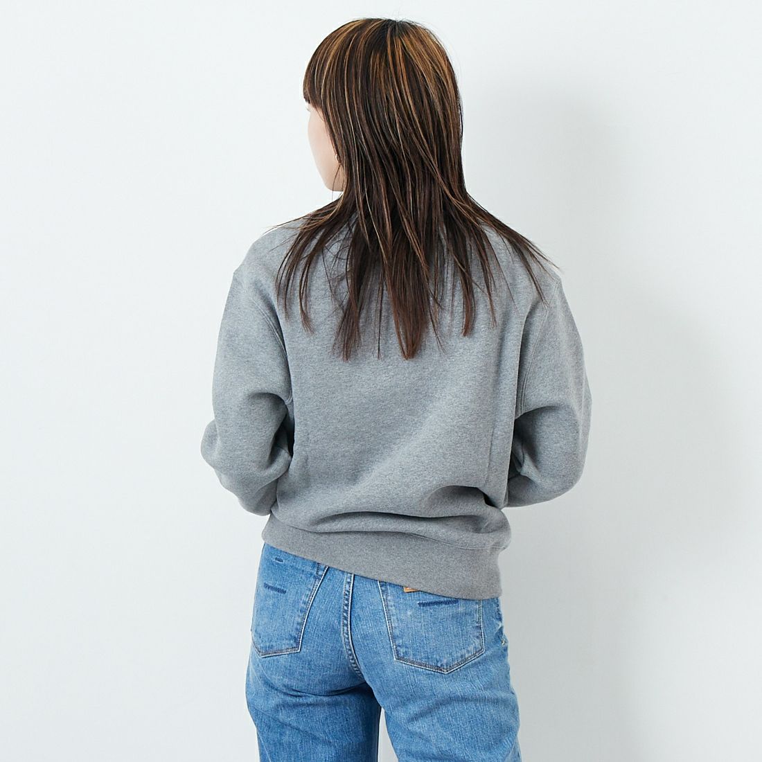 MAISON KITSUNE [メゾン キツネ] ボールド フォックスヘッド パッチ コンフォート スウェットシャツ [MM00316KM0307] H131 MEDIU &&モデル身長：167cm 着用サイズ：XS&&