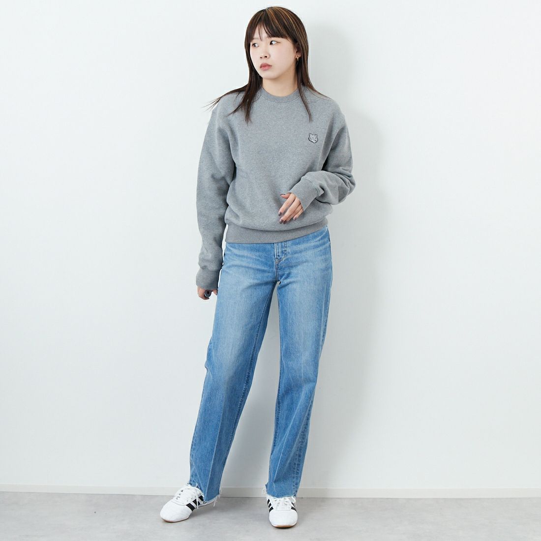 MAISON KITSUNE [メゾン キツネ] ボールド フォックスヘッド パッチ コンフォート スウェットシャツ [MM00316KM0307] H131 MEDIU &&モデル身長：167cm 着用サイズ：XS&&