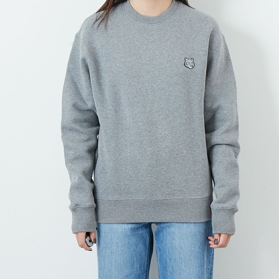 MAISON KITSUNE [メゾン キツネ] ボールド フォックスヘッド パッチ コンフォート スウェットシャツ [MM00316KM0307] H131 MEDIU &&モデル身長：167cm 着用サイズ：XS&&