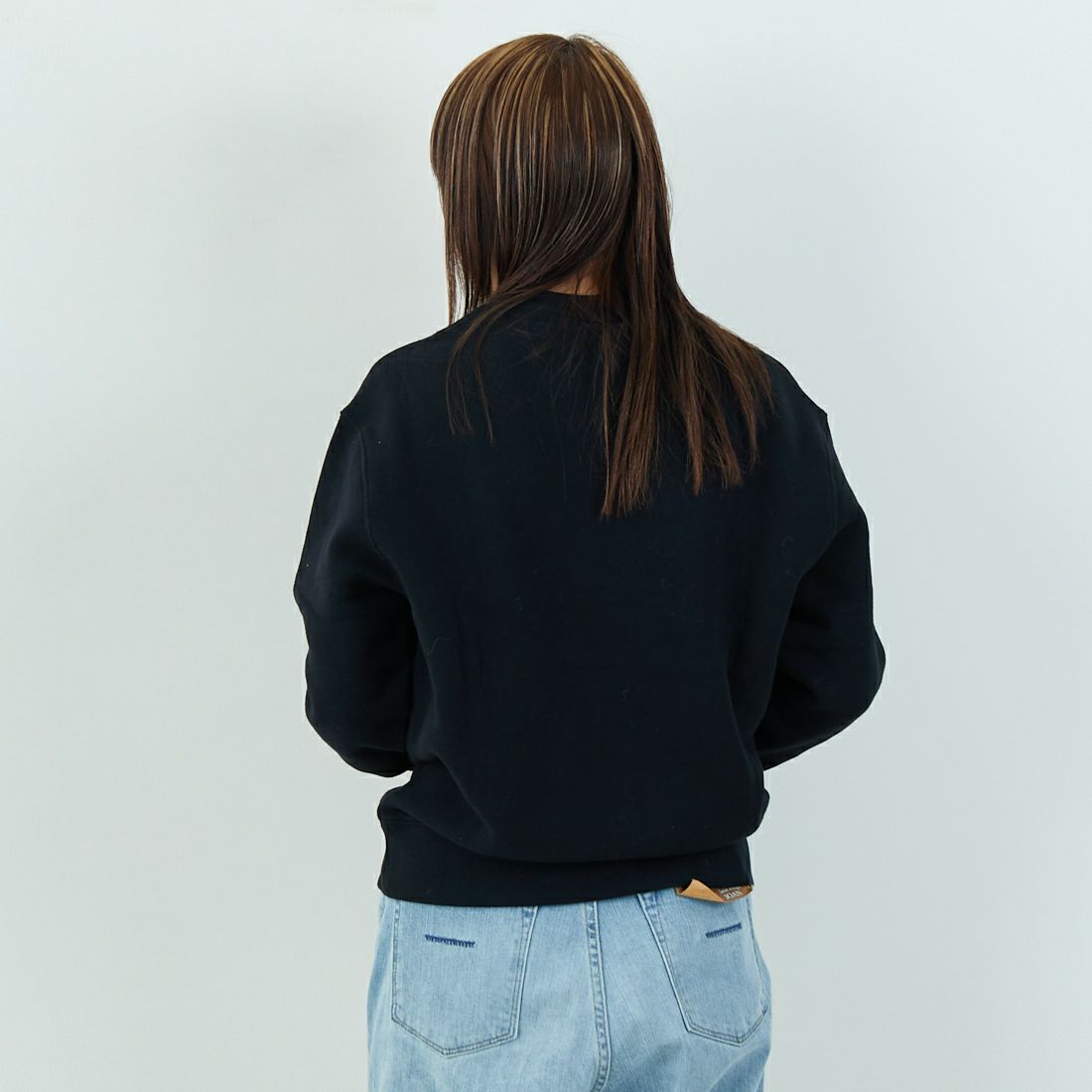 MAISON KITSUNE [メゾン キツネ] ボールド フォックスヘッド パッチ コンフォート スウェットシャツ [MM00316KM0307] P199 BLACK &&モデル身長：167cm 着用サイズ：XS&&