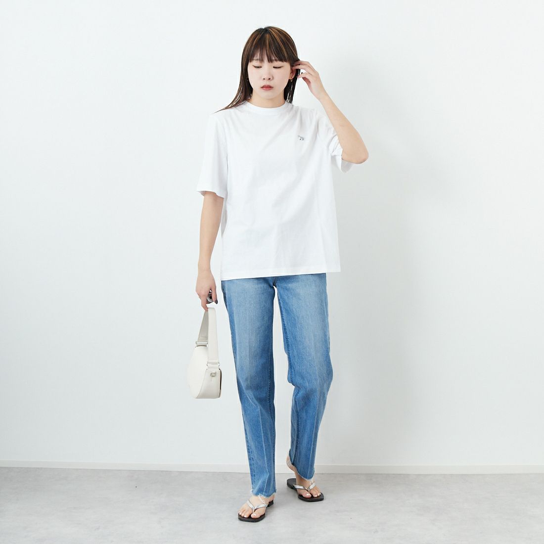 MAISON KITSUNE [メゾン キツネ] ベビーフォックスパッチ コンフォートTシャツ [OW00130KJ0008] P100 WHITE &&モデル身長：167cm 着用サイズ：M&&