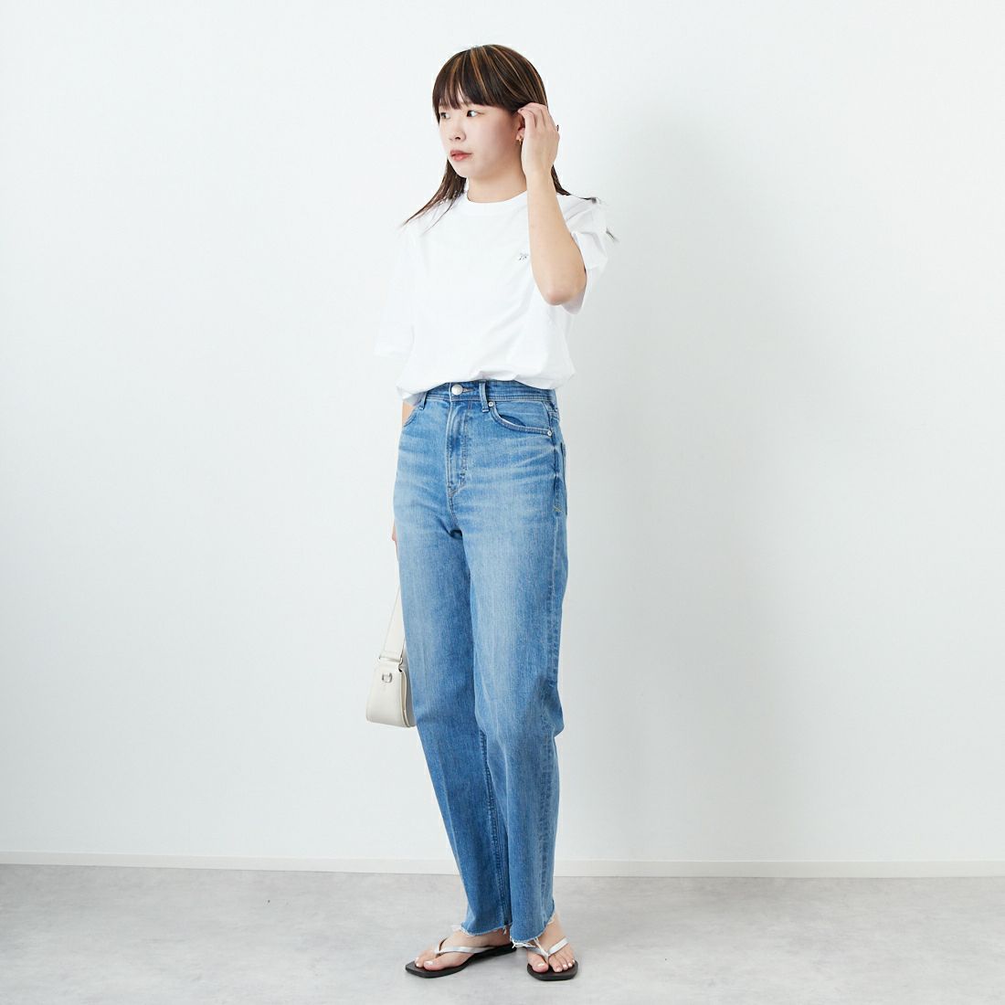 MAISON KITSUNE [メゾン キツネ] ベビーフォックスパッチ コンフォートTシャツ [OW00130KJ0008] P100 WHITE &&モデル身長：167cm 着用サイズ：M&&