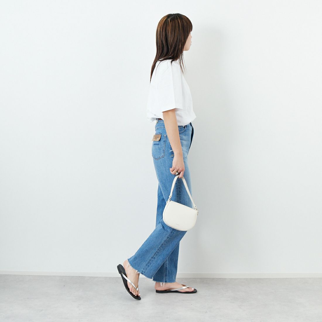 MAISON KITSUNE [メゾン キツネ] ベビーフォックスパッチ コンフォートTシャツ [OW00130KJ0008] P100 WHITE &&モデル身長：167cm 着用サイズ：M&&