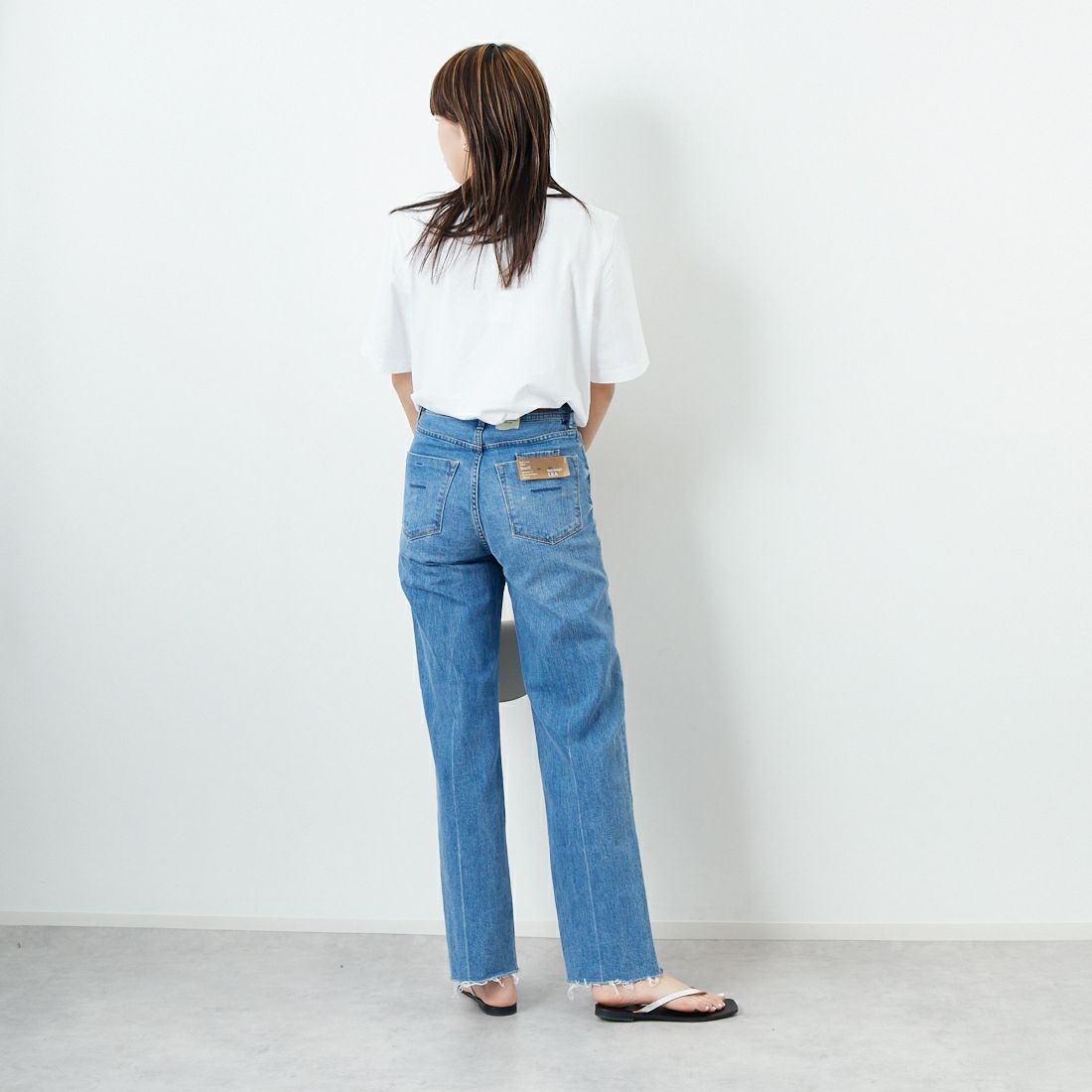 MAISON KITSUNE [メゾン キツネ] ベビーフォックスパッチ コンフォートTシャツ [OW00130KJ0008] P100 WHITE &&モデル身長：167cm 着用サイズ：M&&
