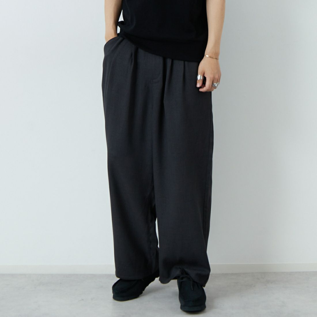 Noir Fabrik [ヌワールファブリック] LINOTECH ワイドスラックス [NF-252-005] 6S CHR &&モデル身長：179cm 着用サイズ：M&&