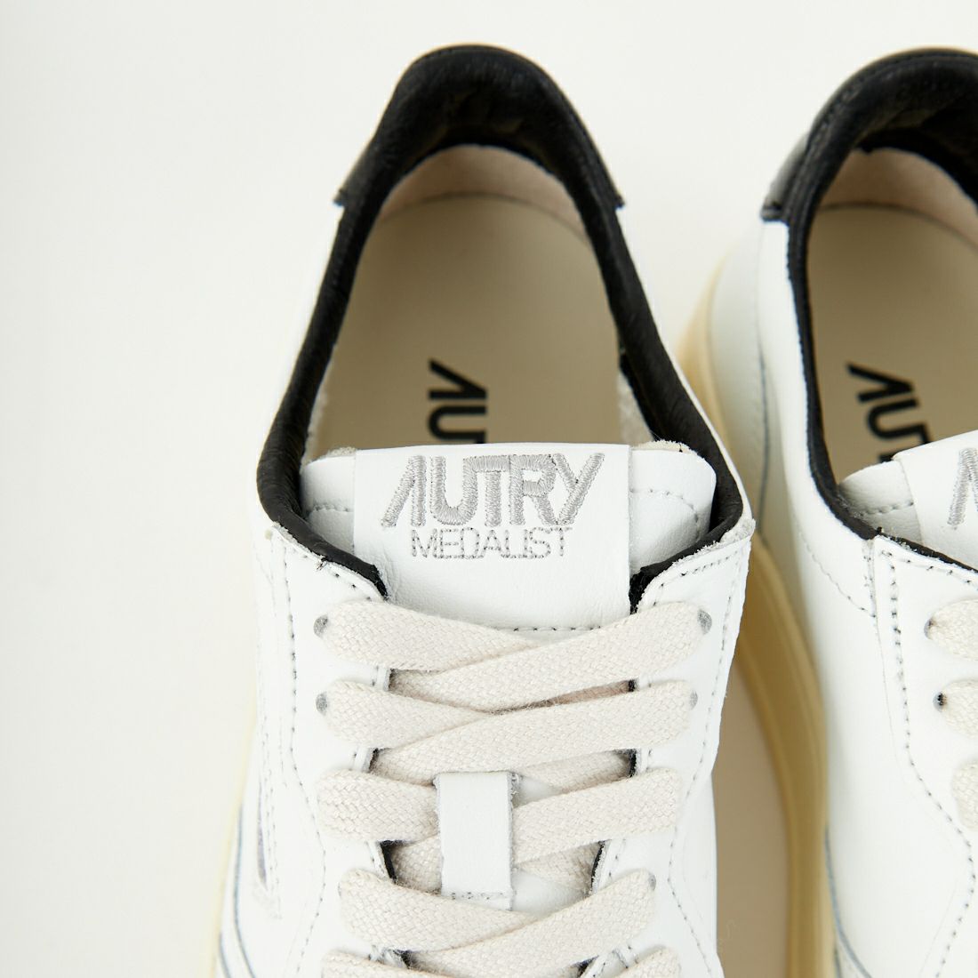 AUTRY [オートリー] MEDALIST LOW スニーカー [SAULWML] ML02 WH/BK