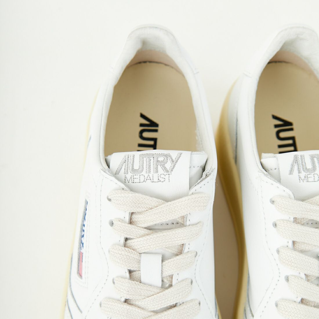 AUTRY [オートリー] PLATFORM LOW スニーカー [SPTLWLL] LL15 WH/WH