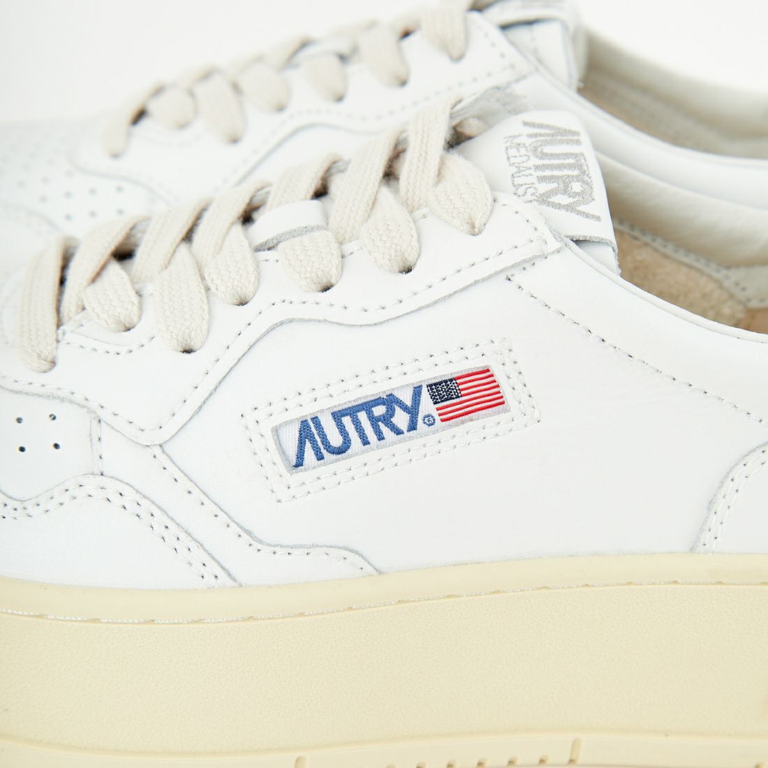 AUTRY [オートリー] PLATFORM LOW スニーカー [SPTLWLL] LL15 WH/WH